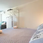 Brand New Studio With Terrace & Parking